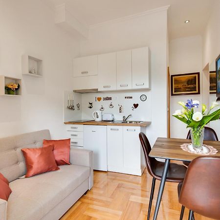Studio Apartment Vittoria Laurana Esterno foto
